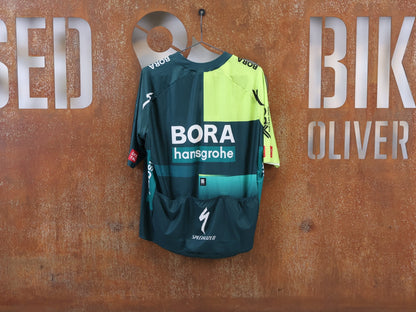 Kurzarm Trikot - BOH von Sportful, SPORTFUL BORA HANSGROHE BOMBER JERSEY RADTRIKOT KURZARM AERO / 3XL vor USEDBIKES-OB.DE Hintergrund