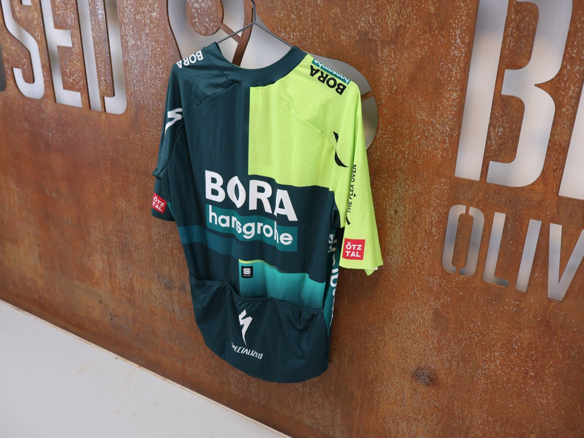 Kurzarm Trikot - BOH von Sportful, SPORTFUL BORA HANSGROHE BOMBER JERSEY RADTRIKOT KURZARM AERO / 3XL vor USEDBIKES-OB.DE Hintergrund