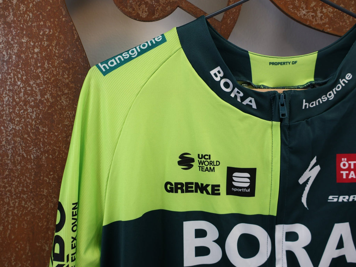 Kurzarm Trikot - BOH von Sportful, SPORTFUL BORA HANSGROHE BOMBER JERSEY RADTRIKOT KURZARM AERO / 3XL vor USEDBIKES-OB.DE Hintergrund