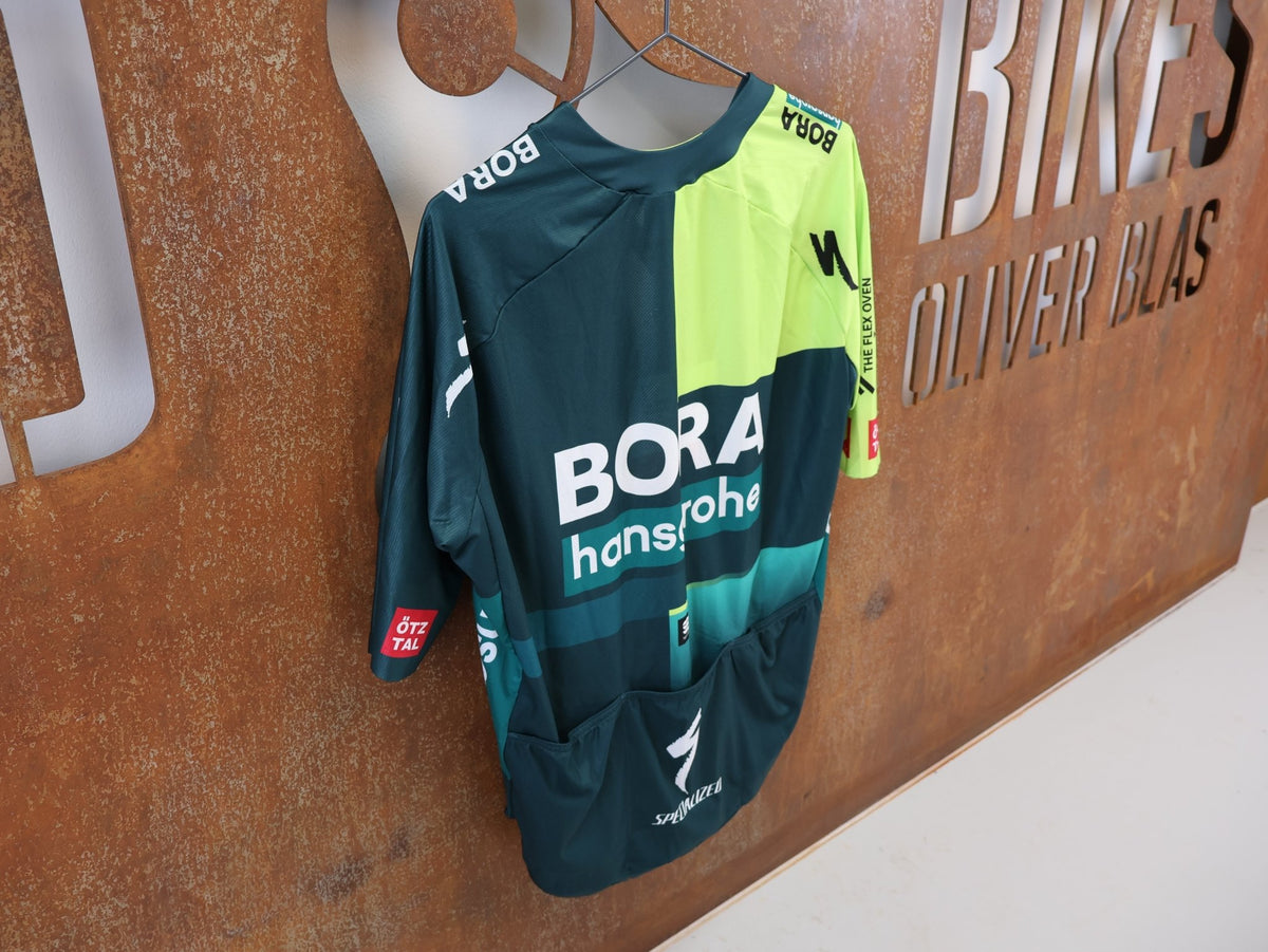 Kurzarm Trikot - BOH von Sportful, SPORTFUL BORA HANSGROHE BOMBER JERSEY RADTRIKOT KURZARM AERO / 3XL vor USEDBIKES-OB.DE Hintergrund