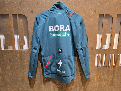 Langarm Trikot - BOH von Sportful, SPORTFUL BORA HANSGROHE FIANDRE PRO LS JACKET / LANGARM JACKE in variant_title vor USEDBIKES - OB.DE Hintergrund