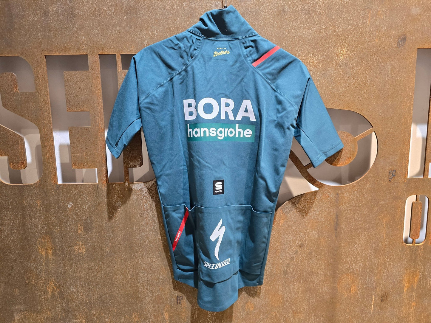 Kurzarm Trikot - BOH von Sportful, SPORTFUL BORA HANSGROHE FIANDRE PRO SS JACKET / KURZARM JACKE in variant_title vor USEDBIKES - OB.DE Hintergrund