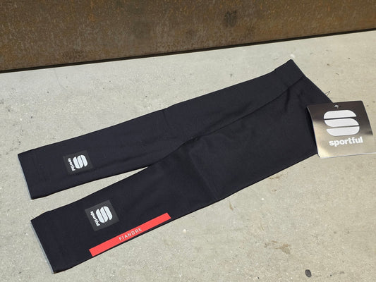 Zubehör - BOH von Sportful, SPORTFUL RED BULL BORA HANSGROHE BOH FIANDRE ARMWARMERS / ARMLING in variant_title vor USEDBIKES - OB.DE Hintergrund