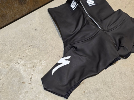 Zubehör - BOH von Sportful, SPORTFUL RED BULL - BORA HANSGROHE BOH SPEED SILICON BOOTIE / ÜBERSCHUH UNISEX in variant_title vor USEDBIKES - OB.DE Hintergrund