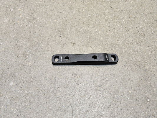 Zubehör von Sram, SRAM ADAPTER FLAT MOUNT 140 / 160MM / VORNE in variant_title vor USEDBIKES - OB.DE Hintergrund