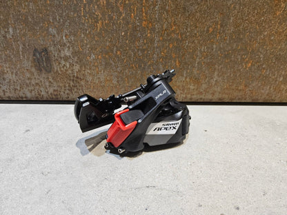 Schaltungsteile von Sram, SRAM APEX ETAP AXS XPLR SCHALTWERK 12 FACH vor USEDBIKES - OB.DE Hintergrund