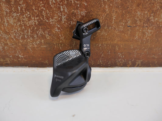 Schaltungsteile von Sram, SRAM AXS POD ROCKER CONTROLLER / LINKS / MATCHMAKER X MONTAGE vor USEDBIKES - OB.DE Hintergrund