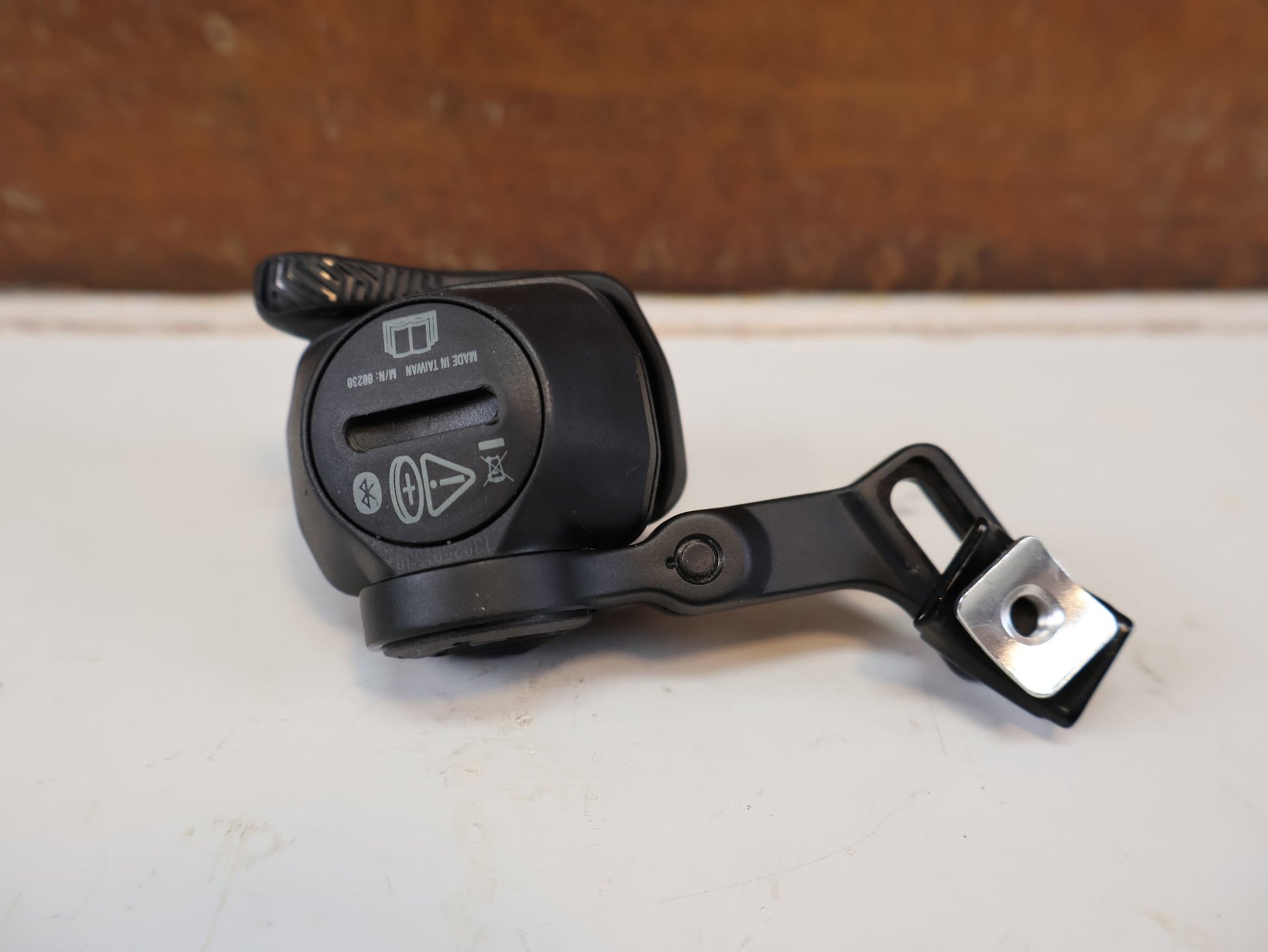 Schaltungsteile von Sram, SRAM AXS POD ROCKER CONTROLLER / RECHTS MATCHMAKER X TRANSMISSION SHIFTER vor USEDBIKES-OB.DE Hintergrund