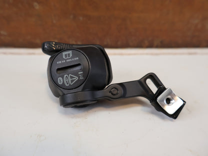 Schaltungsteile von Sram, SRAM AXS POD ROCKER CONTROLLER / RECHTS MATCHMAKER X TRANSMISSION SHIFTER vor USEDBIKES-OB.DE Hintergrund