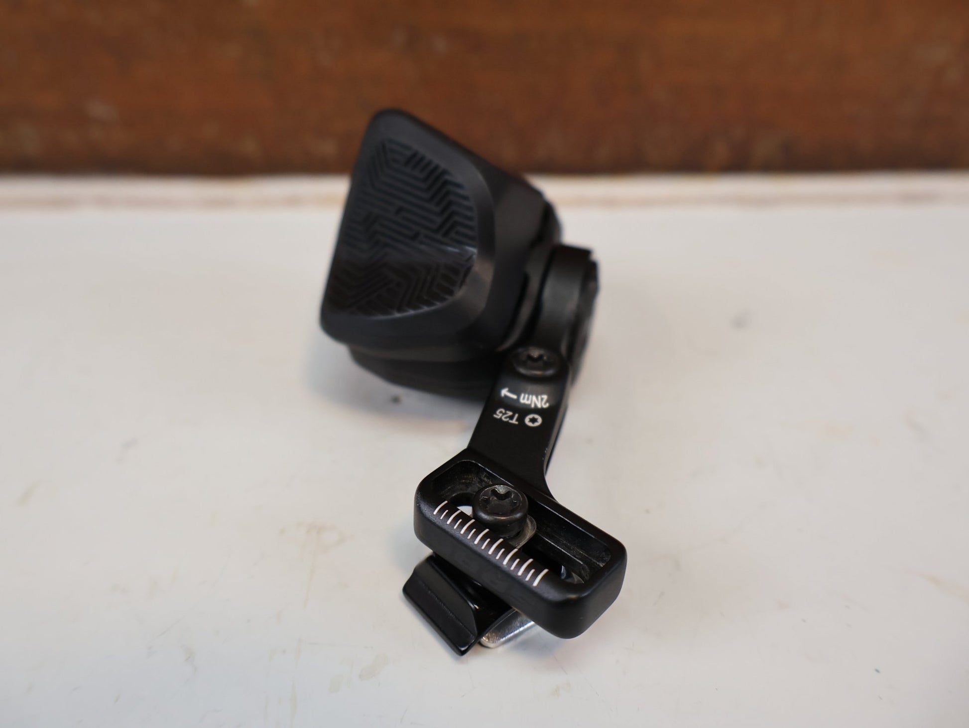 Schaltungsteile von Sram, SRAM AXS POD ROCKER CONTROLLER / RECHTS MATCHMAKER X TRANSMISSION SHIFTER vor USEDBIKES-OB.DE Hintergrund