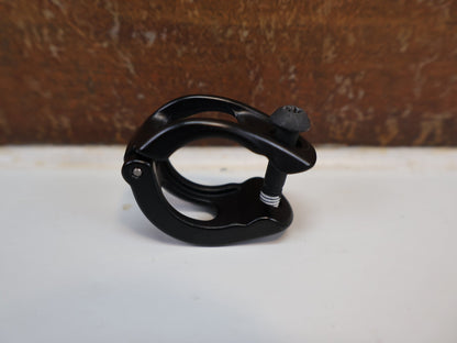 Schaltungsteile von Sram, SRAM AXS POD T - TYPE CONTROLLER / RECHTS / MMX CLAMP vor USEDBIKES - OB.DE Hintergrund