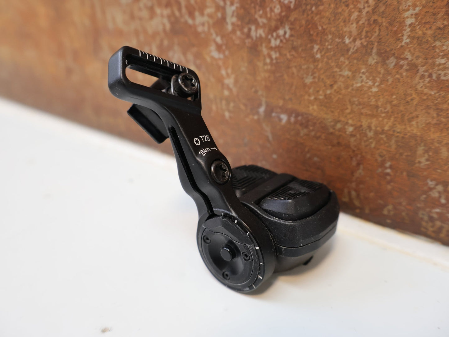 Schaltungsteile von Sram, SRAM AXS POD T - TYPE CONTROLLER / RECHTS / MMX CLAMP vor USEDBIKES - OB.DE Hintergrund