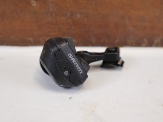 Schaltungsteile von Sram, SRAM AXS Pod Ultimate Controller Rechts Matchmaker MMX vor USEDBIKES-OB.DE Hintergrund