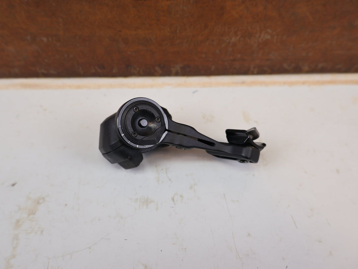 Schaltungsteile von Sram, SRAM AXS Pod Ultimate Controller Rechts Matchmaker MMX vor USEDBIKES-OB.DE Hintergrund
