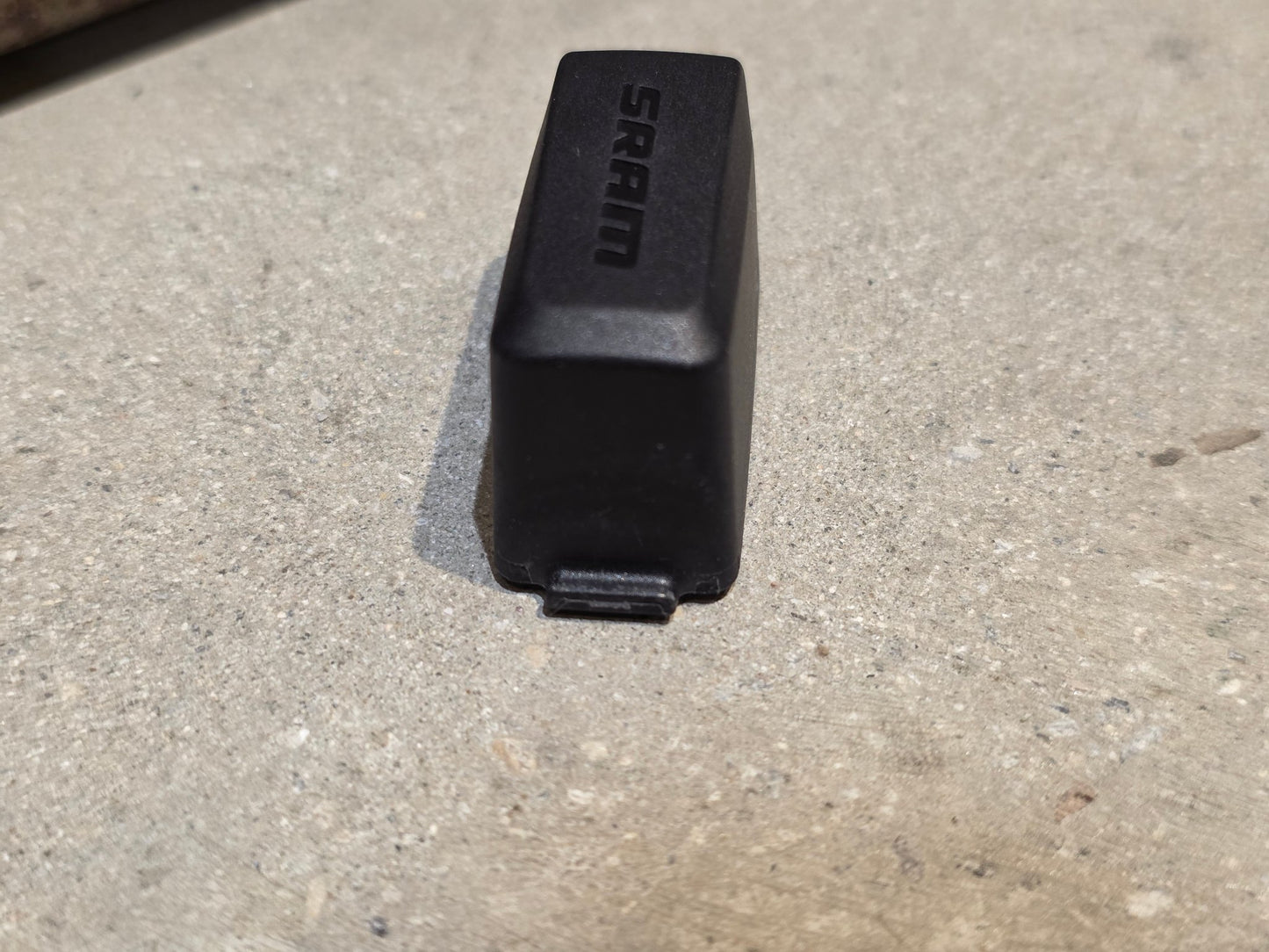 Zubehör von Sram, SRAM BATTERIE / AKKU EAGLE / ETAP / REVERB / AXS vor USEDBIKES - OB.DE Hintergrund
