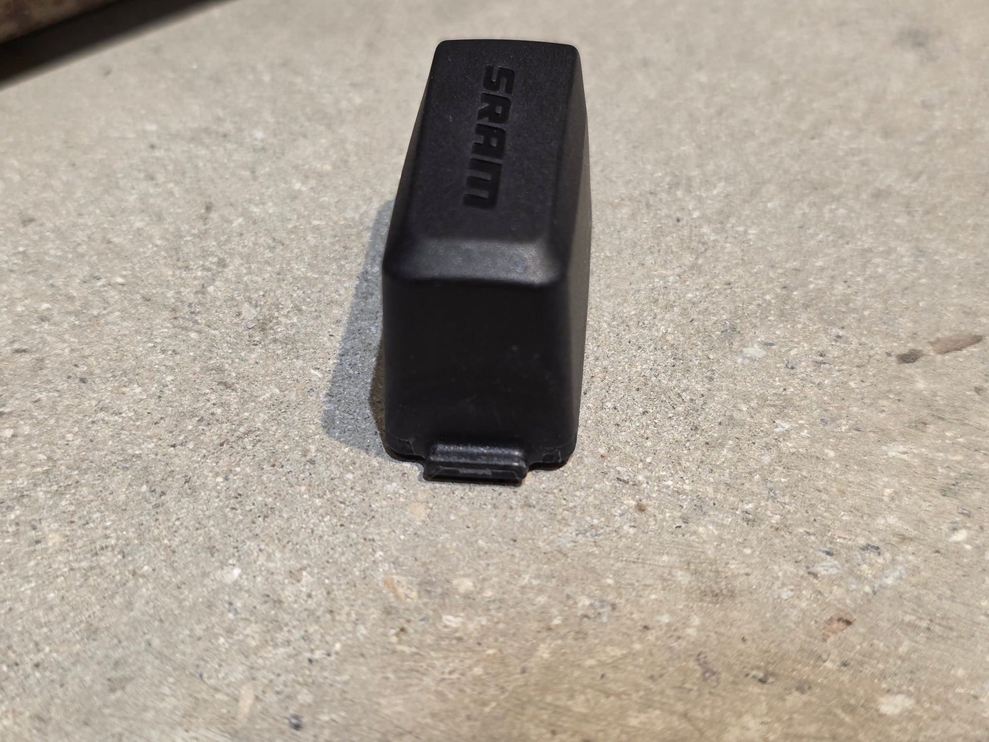 Zubehör von Sram, SRAM BATTERIE / AKKU EAGLE / ETAP / REVERB / AXS vor USEDBIKES - OB.DE Hintergrund