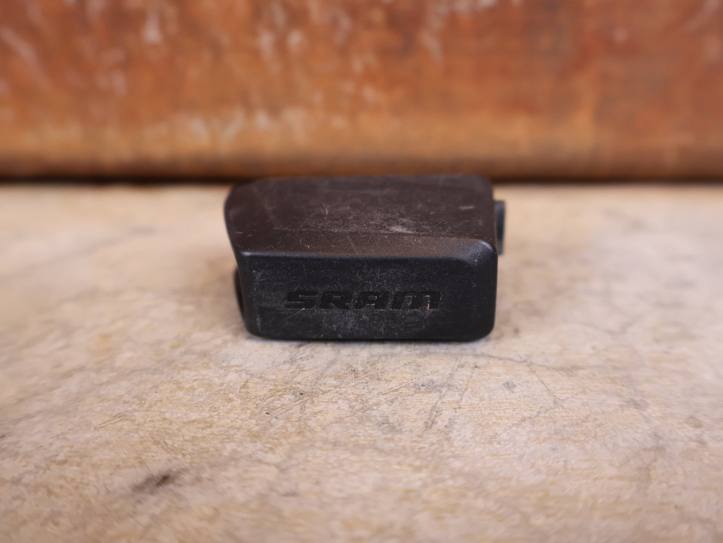 Zubehör von Sram, SRAM BATTERIE / AKKU EAGLE / ETAP / REVERB / AXS vor USEDBIKES - OB.DE Hintergrund