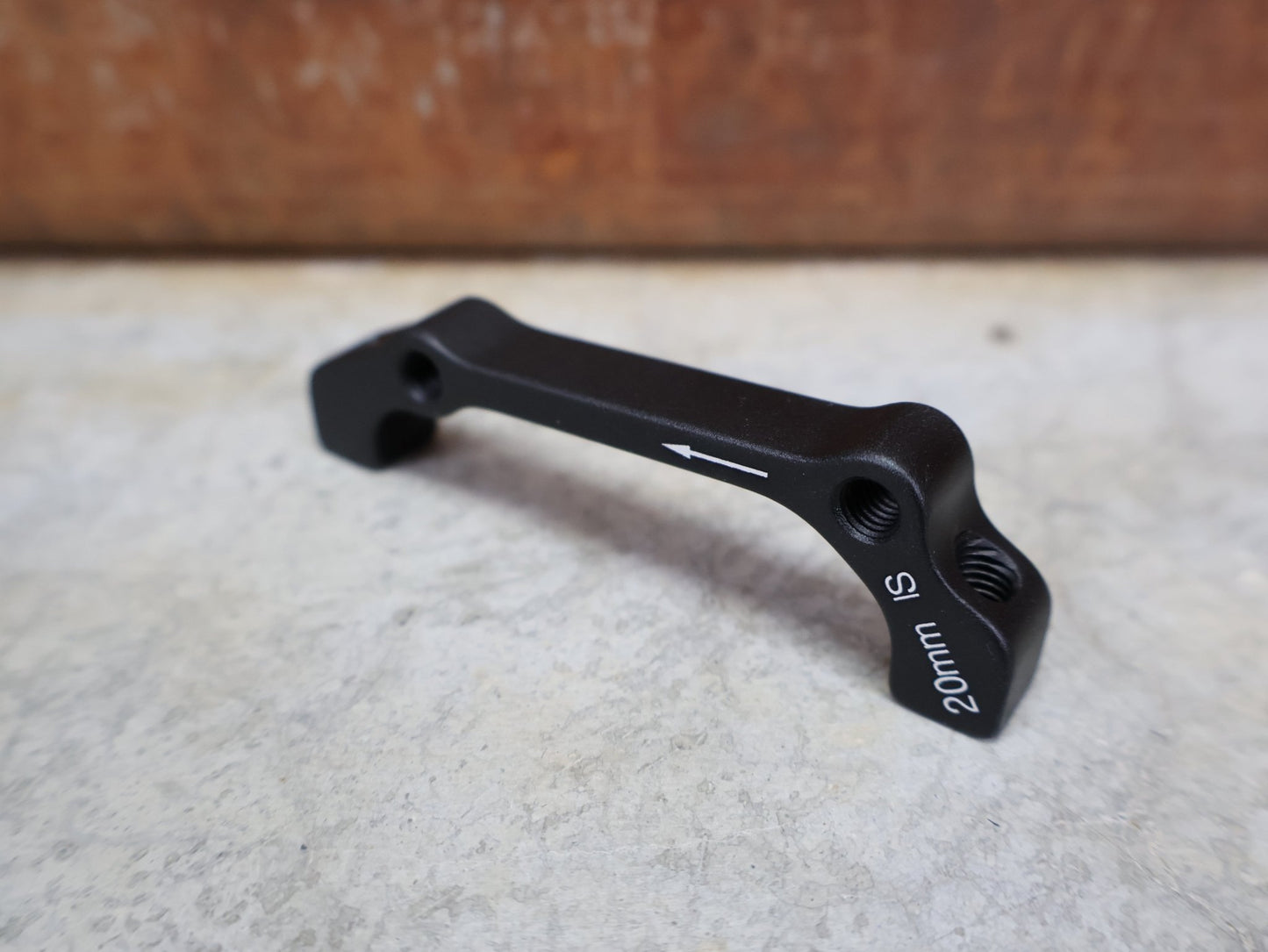 Zubehör von Sram, SRAM BREMSADAPTER +20 IS AUF PM FÜR VR 180 MM / HR 160 MM – 00.5318.009.001 vor USEDBIKES - OB.DE Hintergrund