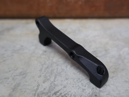 Zubehör von Sram, SRAM BREMSADAPTER IS AUF PM FÜR 200 MM ROTOR – 00.5318.009.003 vor USEDBIKES - OB.DE Hintergrund