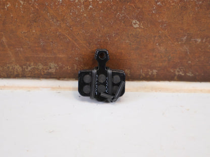 Zubehör von Sram, SRAM Bremsbeläge 2-Kolben Organisch Stahl Level Road vor USEDBIKES-OB.DE Hintergrund