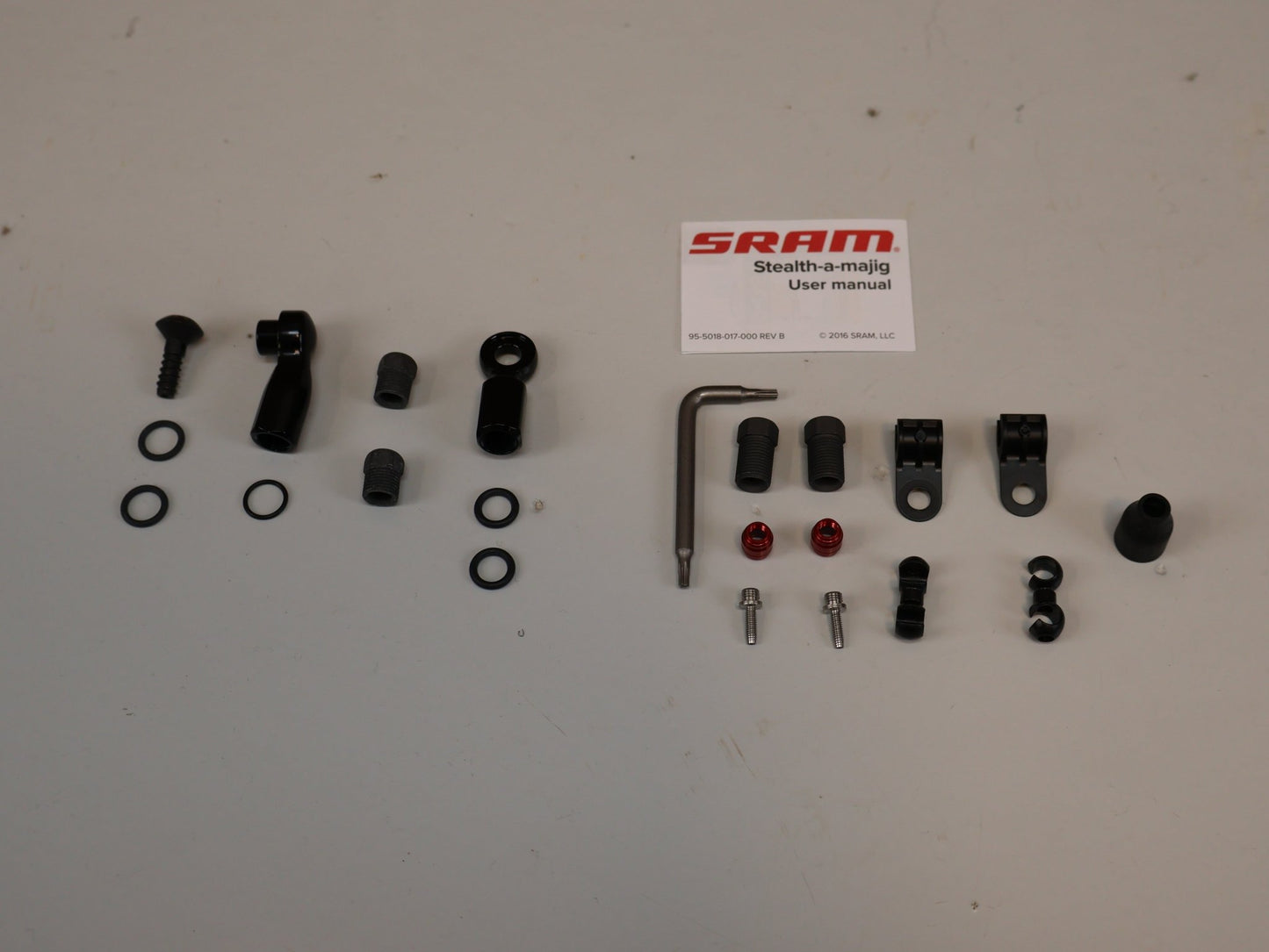 Bremsleitung von Sram, SRAM BREMSLEITUNG 200 CM / BEVELED BANJO / SCHWARZ / HYDRAULIK - KIT vor USEDBIKES - OB.DE Hintergrund