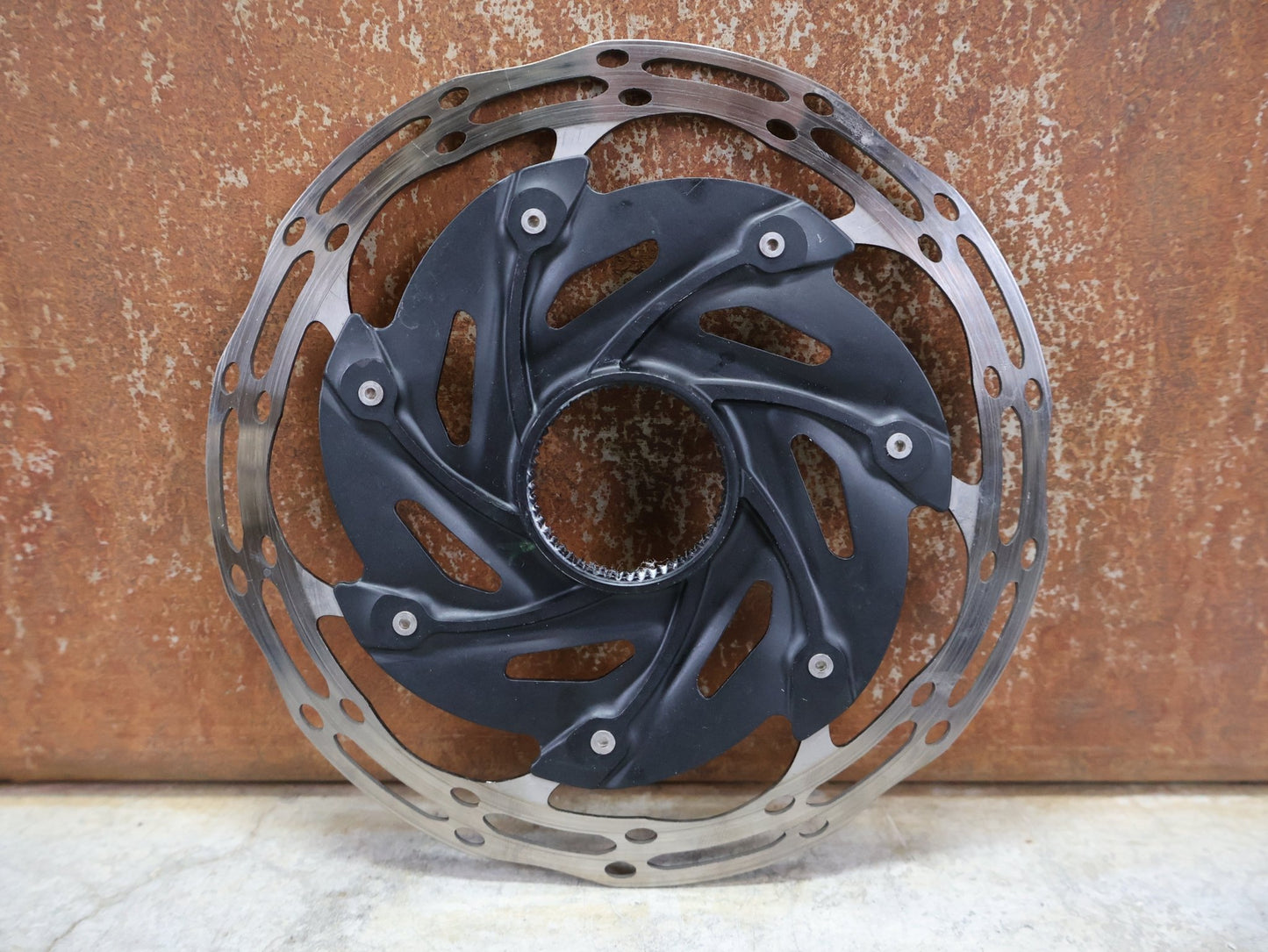 Bremsscheibe von Sram, SRAM – CENTERLINE XR ROUNDED BREMSSCHEIBE / CENTERLOCK / 160 MM / STÄRKE ÜBER 1,7 MM vor USEDBIKES - OB.DE Hintergrund