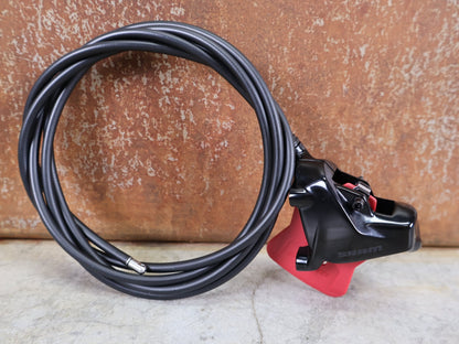 Bremse von Sram, SRAM DB - S - 900 - A1 SCHEIBENBREMSSATTEL – FLAT MOUNT / ROAD DISC vor USEDBIKES - OB.DE Hintergrund