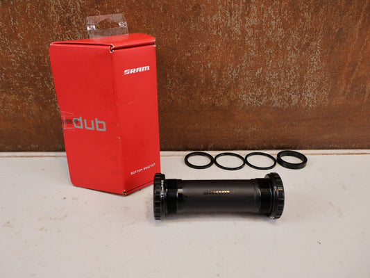 Innenlager von Sram, SRAM DUB BSA 100MM FATBIKE INNENLAGER INKL SPACER SET SCHWARZ vor USEDBIKES-OB.DE Hintergrund