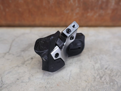 Schaltungsteile von Sram, SRAM EAGLE AXS CONTROLLER / SCHALTGRIFF 12 - FACH – WIRELESS – OHNE SCHELLE vor USEDBIKES - OB.DE Hintergrund