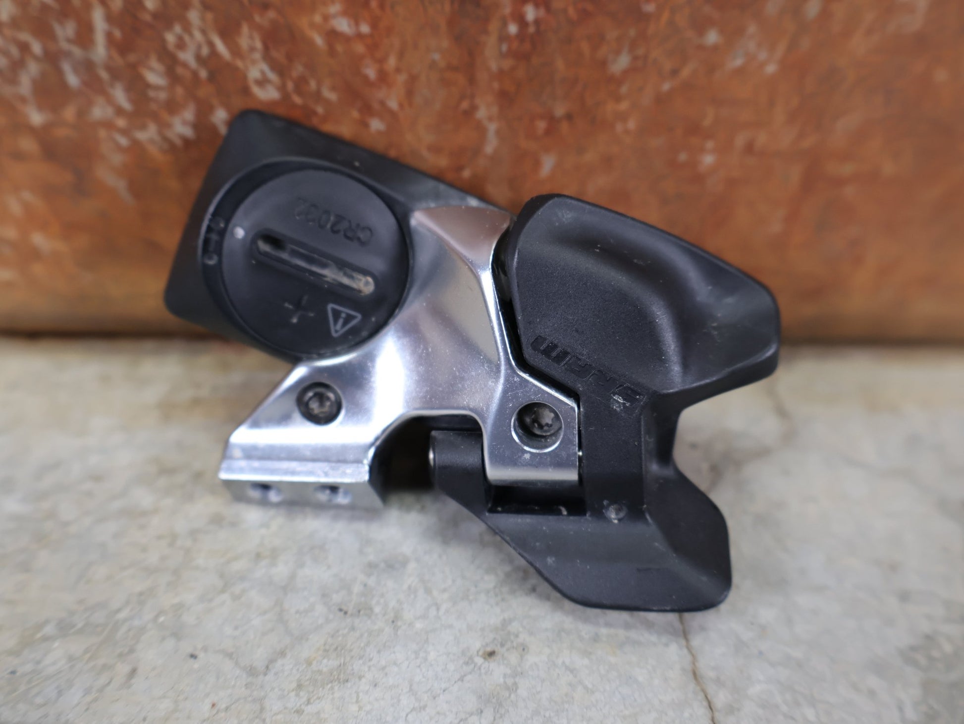 Schaltungsteile von Sram, SRAM EAGLE AXS CONTROLLER / SCHALTGRIFF 12 - FACH – WIRELESS – OHNE SCHELLE vor USEDBIKES - OB.DE Hintergrund