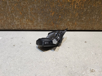Schaltungsteile von Sram, SRAM EAGLE AXS CONTROLLER SCHALTHEBEL 12 FACH / ROCKER PADDLE vor USEDBIKES - OB.DE Hintergrund