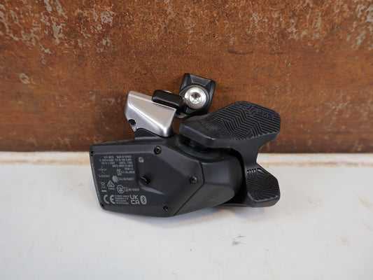 Schaltungsteile von Sram, SRAM EAGLE AXS ROCKER CONTROLLER SCHALTHEBEL RECHTS / MATCHMAKER vor USEDBIKES-OB.DE Hintergrund