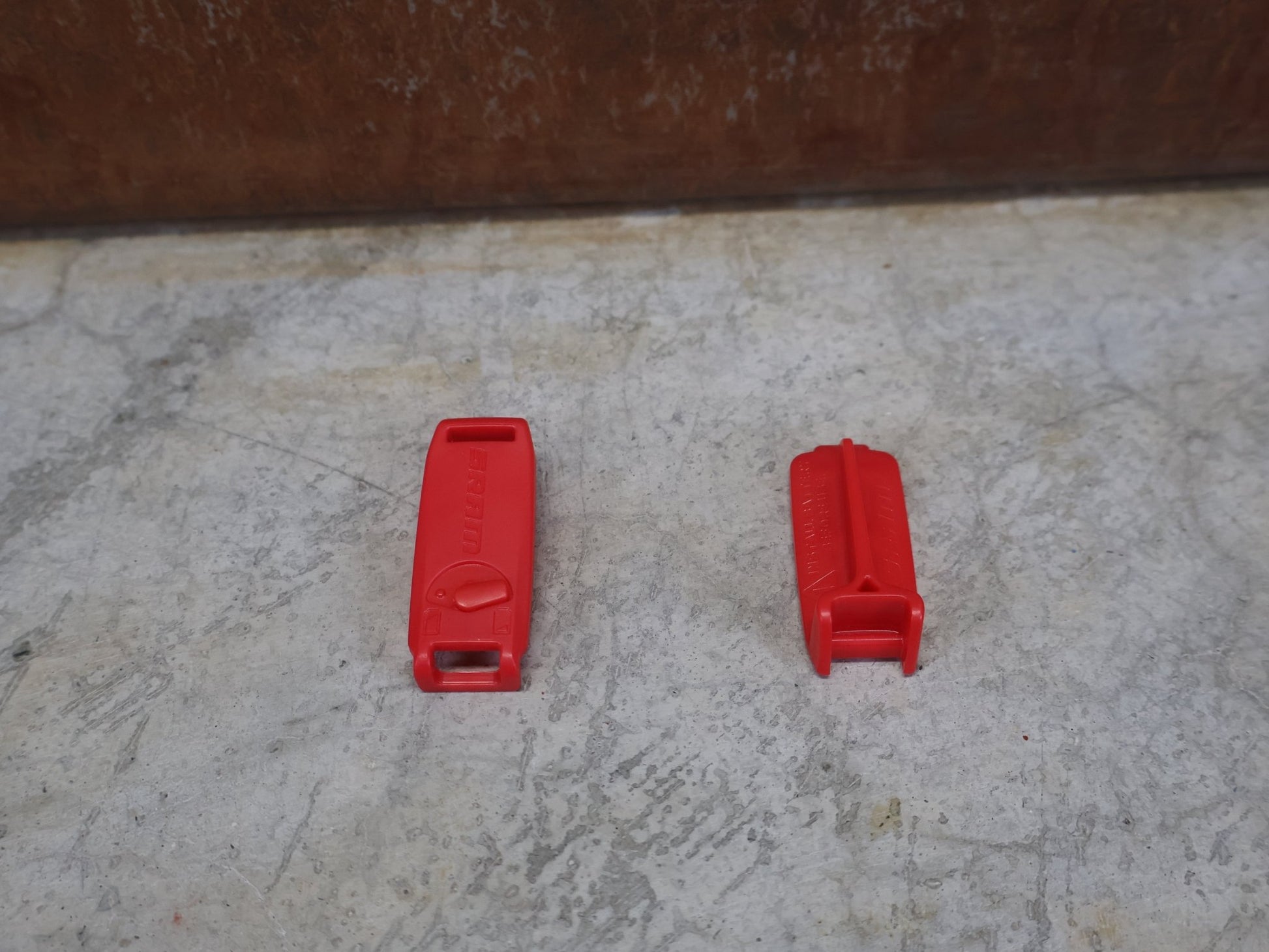 Zubehör von Sram, SRAM ETAP AXS ABDECKUNG AKKU & BATTERIEBLOCK vor USEDBIKES - OB.DE Hintergrund