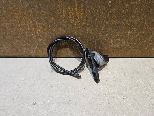 Bremse von Sram, SRAM FORCE AXS BREMSSATTEL SET D1 VORNE & HINTEN / FLATMOUNT vor USEDBIKES - OB.DE Hintergrund