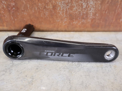 Kurbel von Sram, SRAM FORCE AXS D1 KURBELARME DUB 8 - BOLT 172.5MM vor USEDBIKES - OB.DE Hintergrund