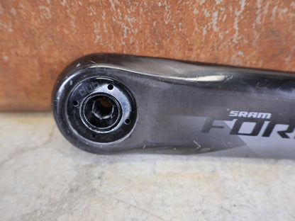 Kurbel von Sram, SRAM FORCE AXS D1 KURBELARME DUB 8 - BOLT 172.5MM vor USEDBIKES - OB.DE Hintergrund