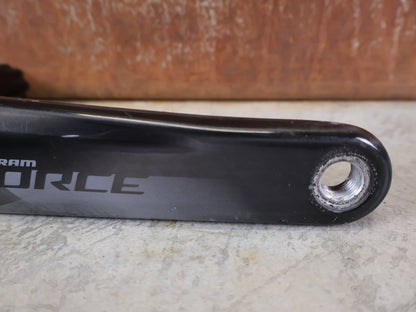 Kurbel von Sram, SRAM FORCE AXS D1 KURBELARME DUB 8 - BOLT 172.5MM vor USEDBIKES - OB.DE Hintergrund