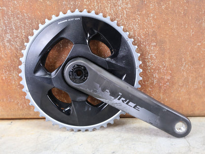 Kurbel von Sram, SRAM FORCE AXS D1 KURBELGARNITUR / DUB / 48 - 35 ZÄHNE / 172,5MM / 12 - FACH / 737G vor USEDBIKES - OB.DE Hintergrund