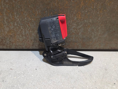Schaltungsteile von Sram, SRAM FORCE AXS D1 UMWERFER ANLÖT 2X12 FACH vor USEDBIKES - OB.DE Hintergrund