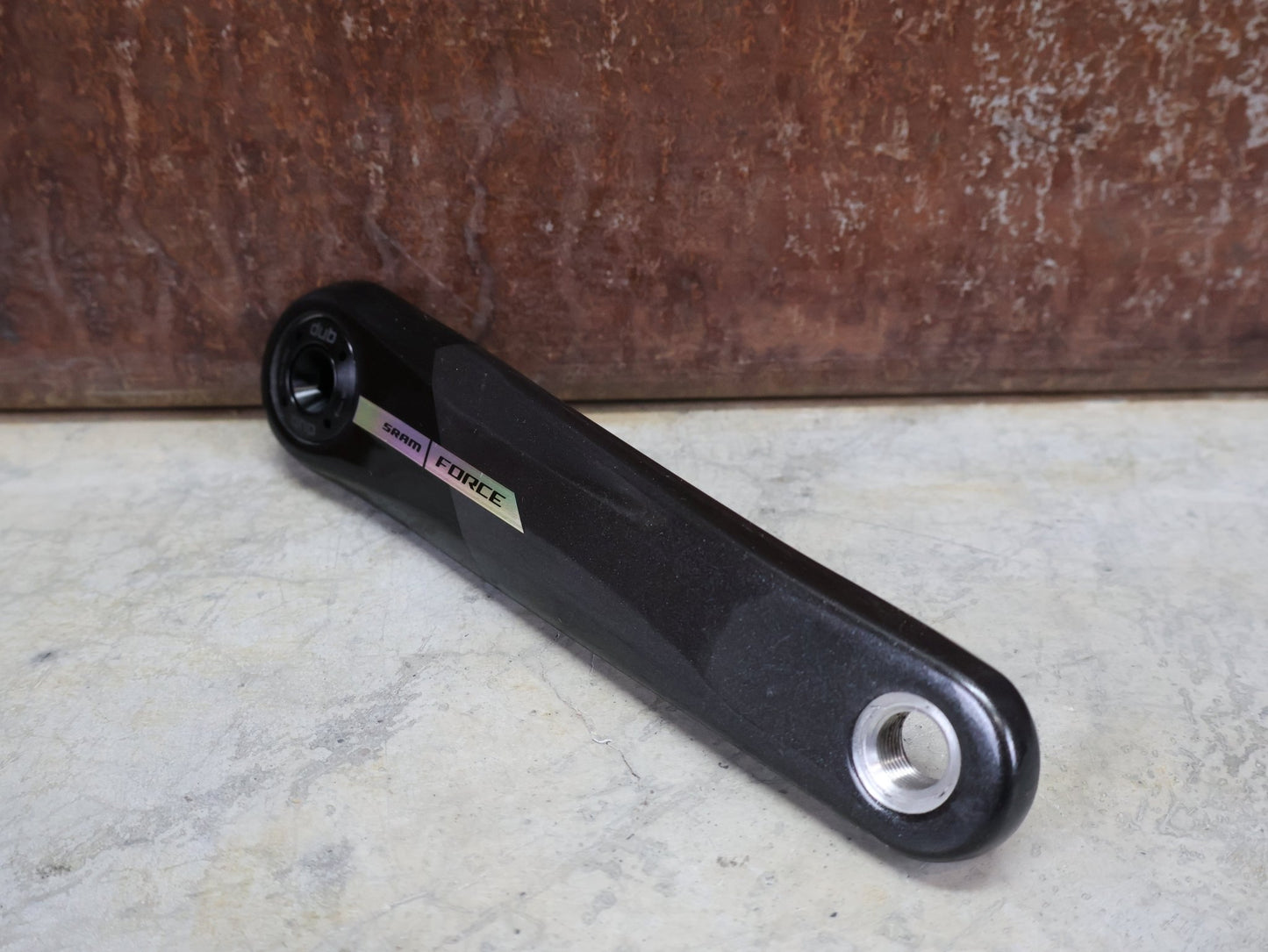 Kurbel von Sram, SRAM FORCE AXS D2 KURBELARME MY 24 DUB WIDE 8 - BOLT 170MM vor USEDBIKES - OB.DE Hintergrund