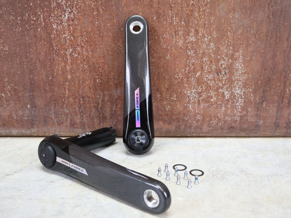 Kurbel von Sram, SRAM FORCE AXS D2 QUARQ POWERMETER MY 24 DUB WIDE 8 - BOLT 170MM vor USEDBIKES - OB.DE Hintergrund