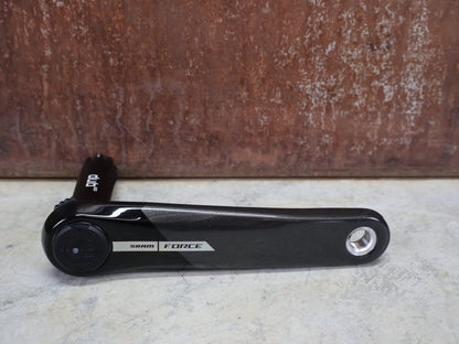 Kurbel von Sram, SRAM FORCE AXS D2 QUARQ POWERMETER MY 24 DUB WIDE 8 - BOLT 170MM vor USEDBIKES - OB.DE Hintergrund