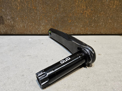Kurbel von Sram, SRAM FORCE AXS E1 KURBELARME DUB 8 - BOLT 172.5MM vor USEDBIKES - OB.DE Hintergrund