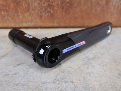 Kurbel von Sram, SRAM FORCE AXS MY24 KURBELARME / DUB STANDARD / 175 MM / 8 - BOLT AXS KOMPATIBEL vor USEDBIKES - OB.DE Hintergrund