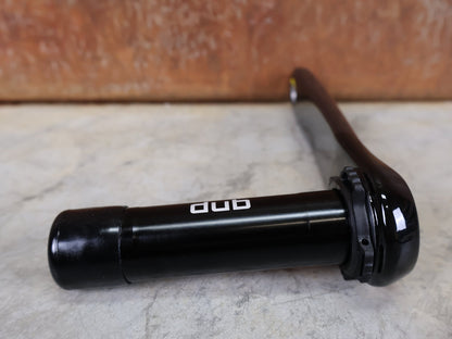 Kurbel von Sram, SRAM FORCE AXS MY24 KURBELARME / DUB STANDARD / 175 MM / 8 - BOLT AXS KOMPATIBEL vor USEDBIKES - OB.DE Hintergrund