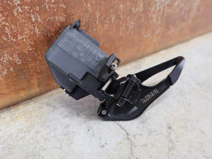 Schaltungsteile von Sram, SRAM FORCE AXS UMWERFER D1 / 2×12 - FACH – ANLÖT – WIRELESS AXS vor USEDBIKES - OB.DE Hintergrund