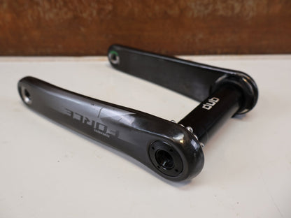 Kurbel von Sram, SRAM FORCE D1 DUB KURBELARM-SET / 172,5 MM CARBON KURBEL / 8-BOLT ANTRIEB vor USEDBIKES-OB.DE Hintergrund