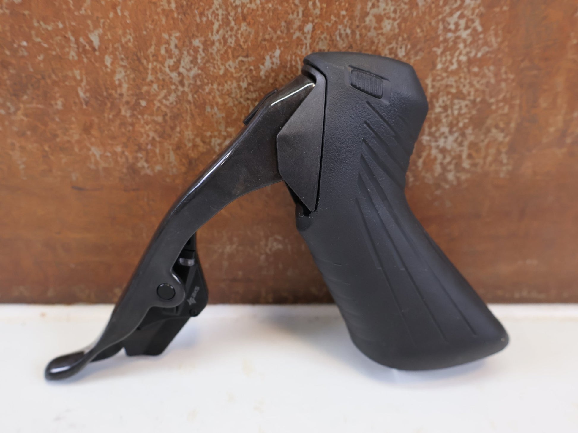 Brems-/ Schalthebel von Sram, SRAM FORCE E1 AXS HRD BREMS-/ SCHALTHEBEL DISC / SET vor USEDBIKES-OB.DE Hintergrund