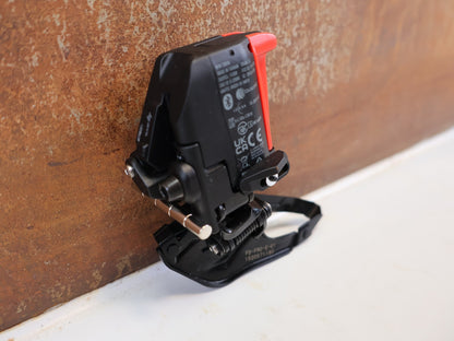Schaltungsteile von Sram, SRAM FORCE E1 AXS UMWERFER 2X12 FACH ANLÖT vor USEDBIKES-OB.DE Hintergrund