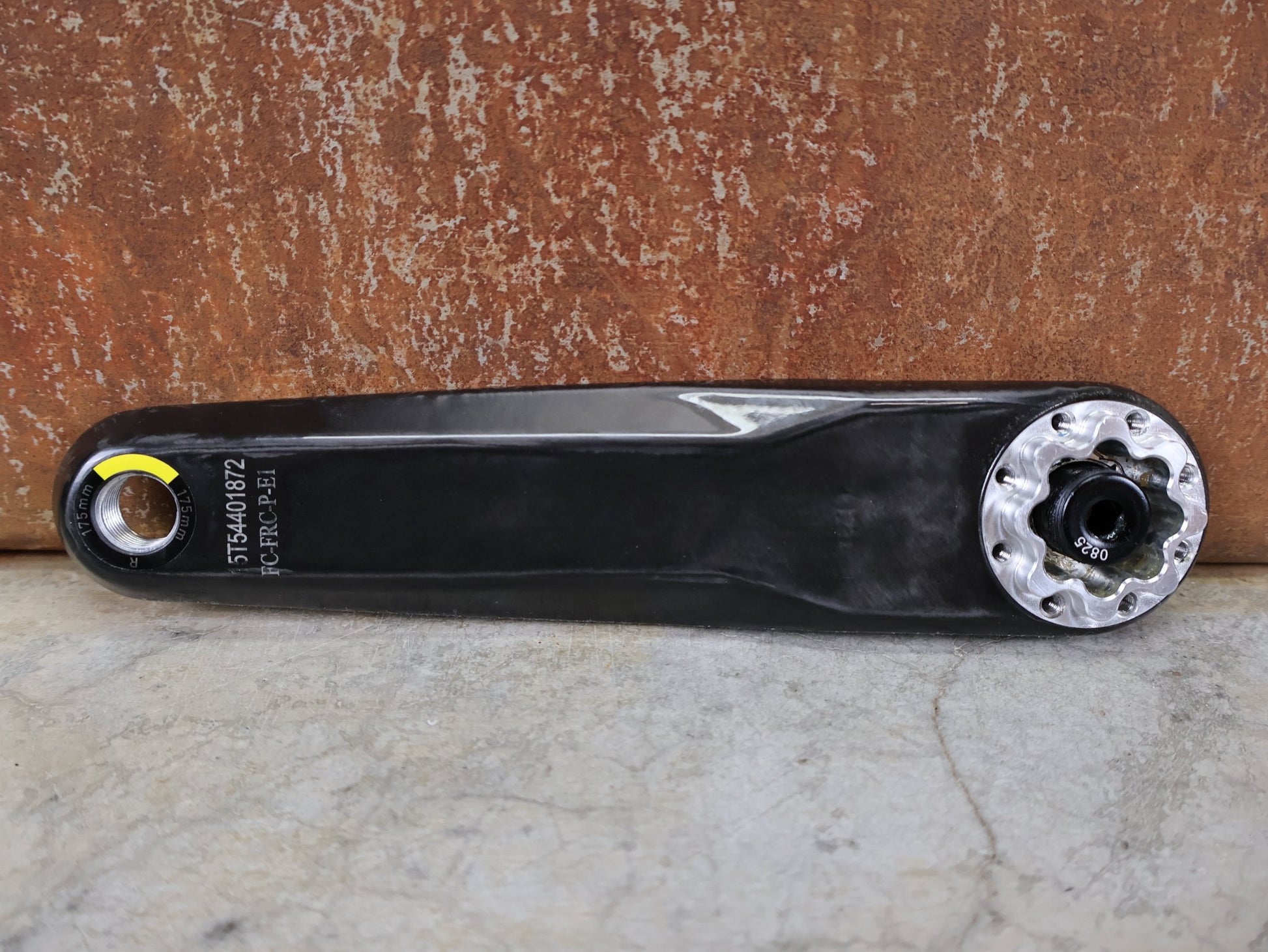 Kurbel von Sram, SRAM FORCE E1 KURBELARME / DUB STANDARD / 175 MM / 8 - BOLT AXS KOMPATIBEL vor USEDBIKES - OB.DE Hintergrund